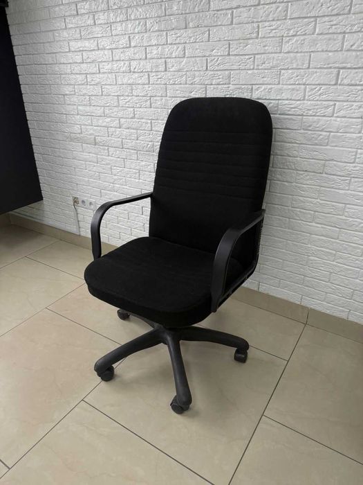 Продаются компьютерные кресла (6 шт.)