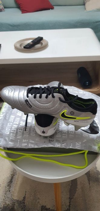 Ghete de fotbal putin folosite marimi 38,5 pana ls 42.