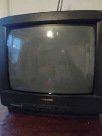 Малък и почти нов телевизор