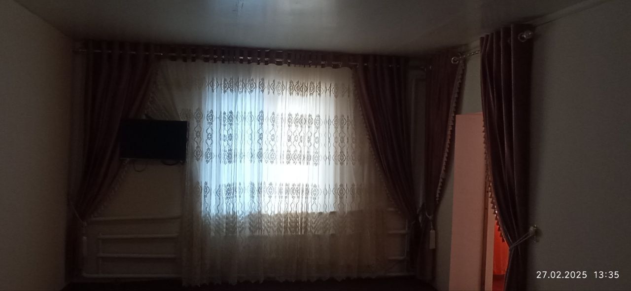 Xovli uy sotiladi oxongaron tumani