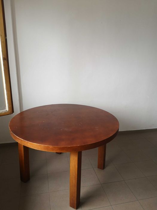 Дървени маси 2 броя.Цената е за  един брой!