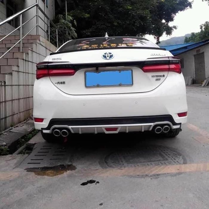 Дифузьор СИВ Универсален Спойлер за задната броня на автомобила