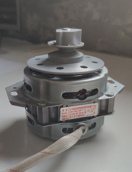 Эл. двигатель. 90w 1,1A