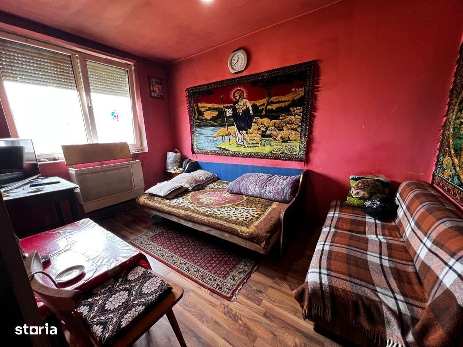 Apartament cu 2 camere decomandat, et.4, zona Ignisului, Carei
