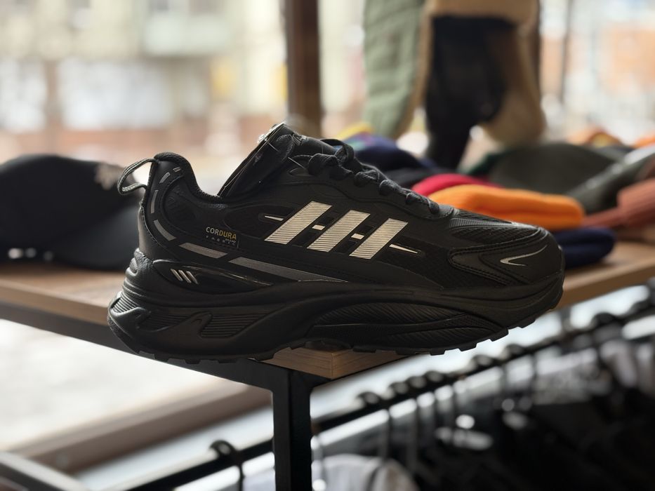 Зимние кроссовки Adidas Cordura