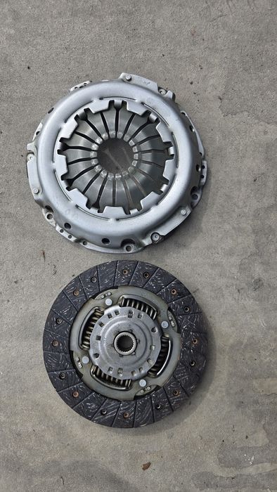 Kit ambreiaj placa disc dacia logan 3 nou, motor 1000cm