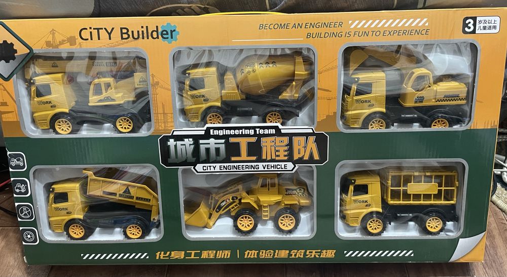 Подарочный набор машинок, НОВЫЙ