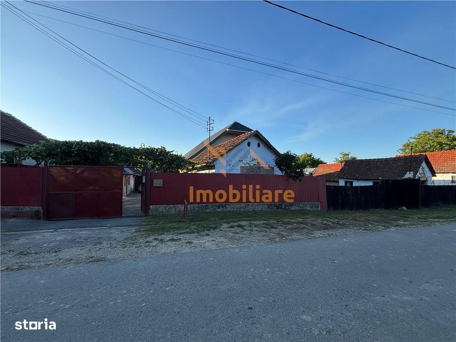 Casa In Comuna Lazareni Teren 6.754 Mp Casa 143 Mp Curent Trifazic