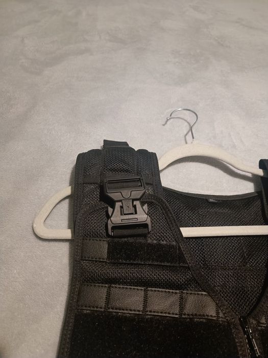 Тактическа жилетка