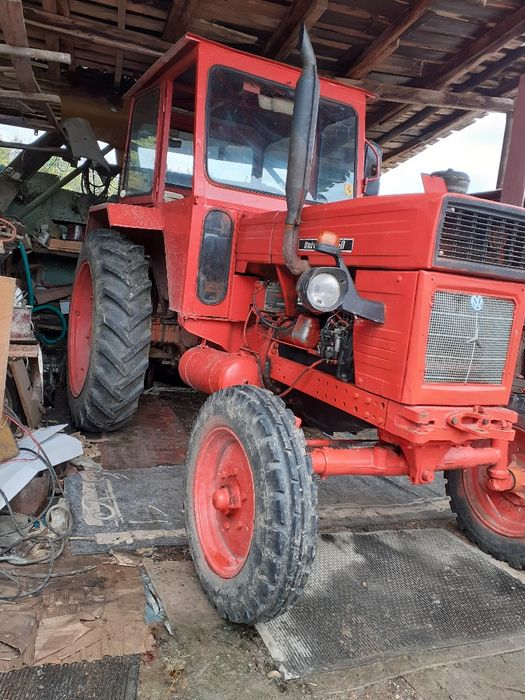 Tractor  universal u650