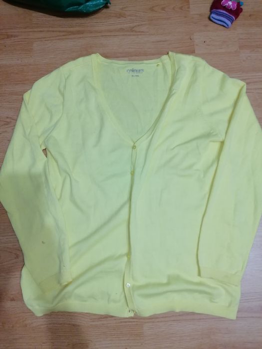 Cardigan de dama galbena