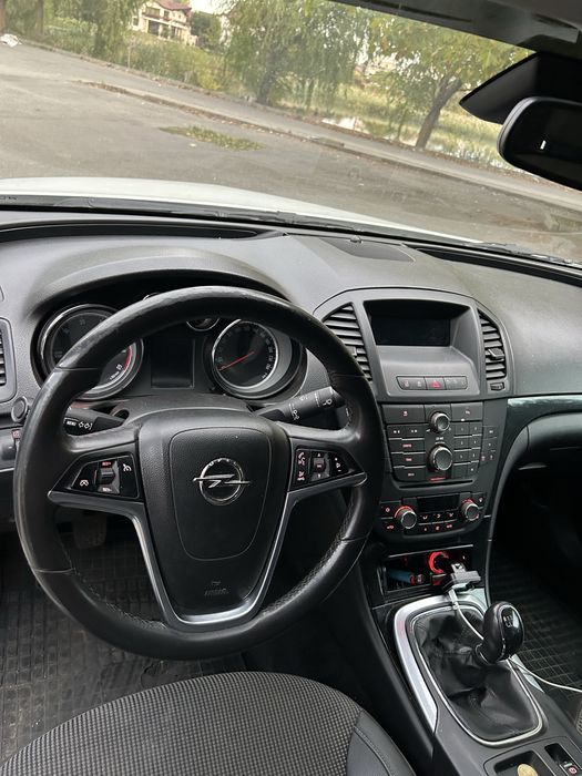 Vand opel insignia sau schimb