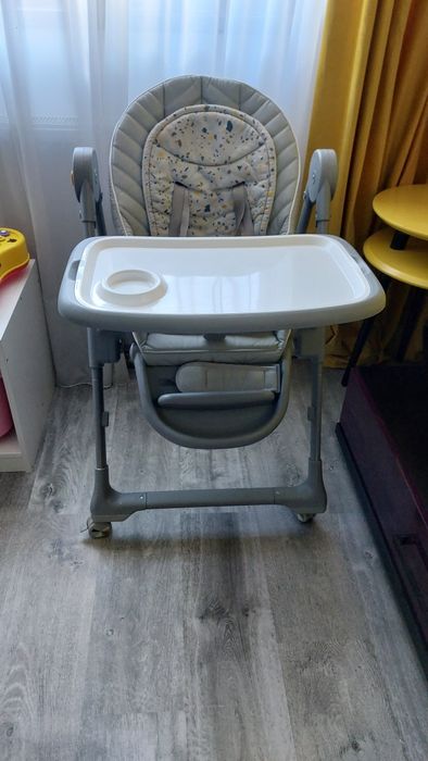 Scaun cu masa bebe