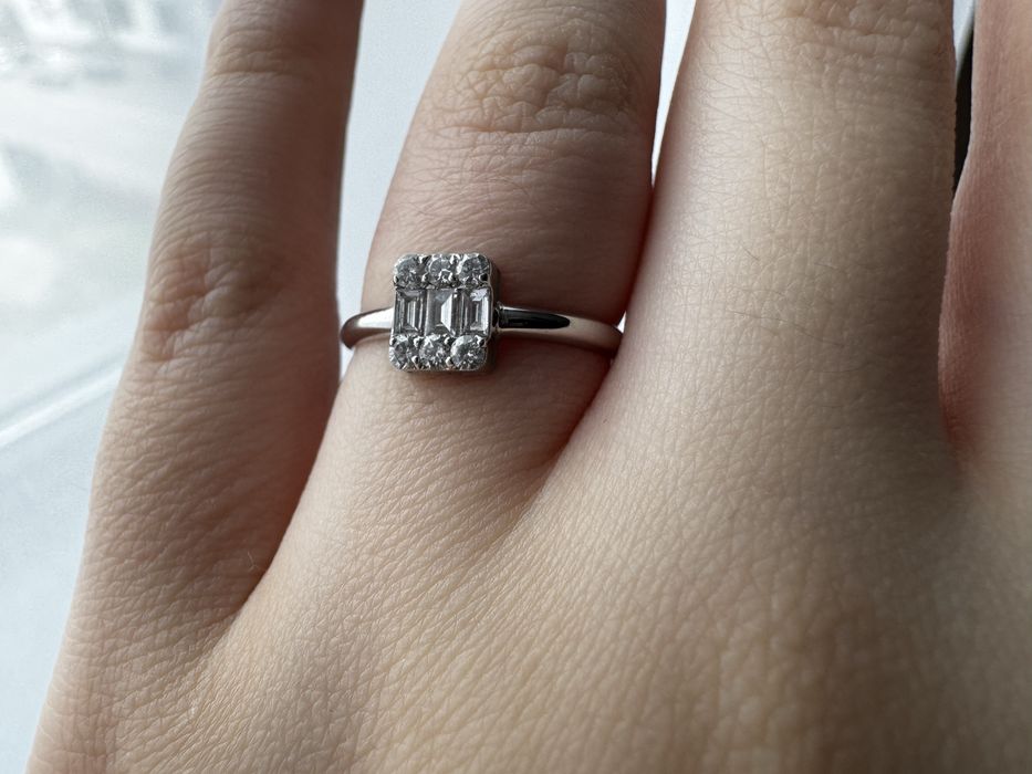 Годежен пръстен бяло злато с диаманти