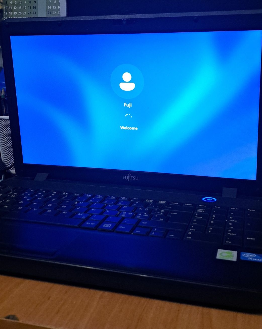 Лаптоп Fujitsu AH502