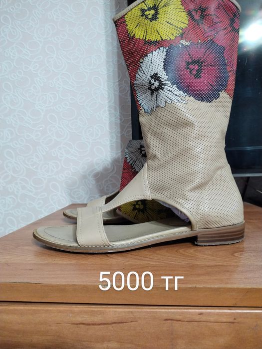 Продам обувь женскую