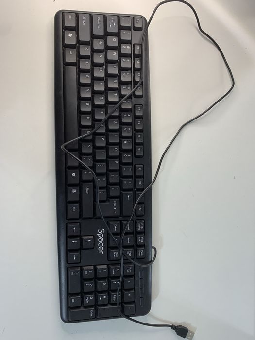 Tastatura spacer de birou