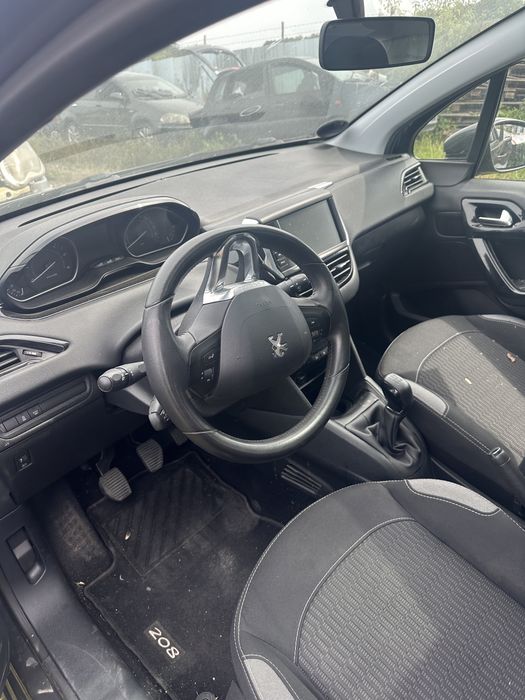 Piese Dezmembrari Peugeot 208,1.6 HDI 2017