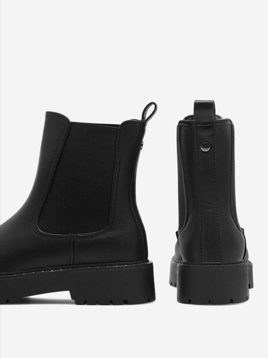 Дамски черни боти