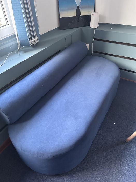 Продаю диван, почти новый