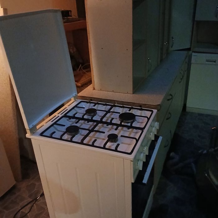 Mobila de bucătărie cu electrocasnice