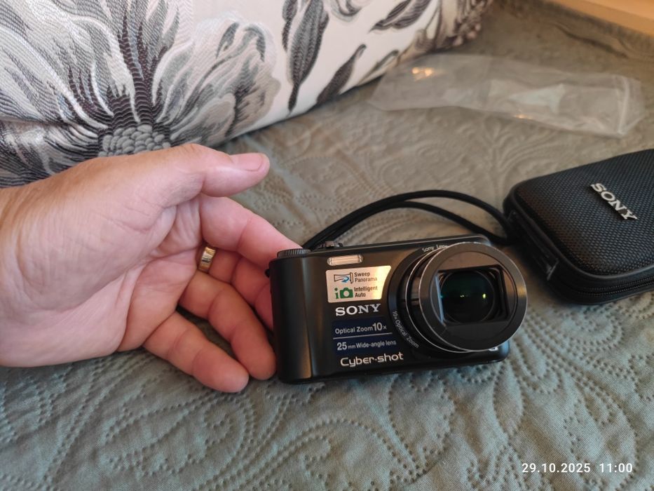 Sony Cyber-shot, DSC-H55.