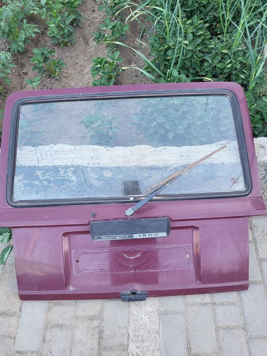 Продам крышку багажника