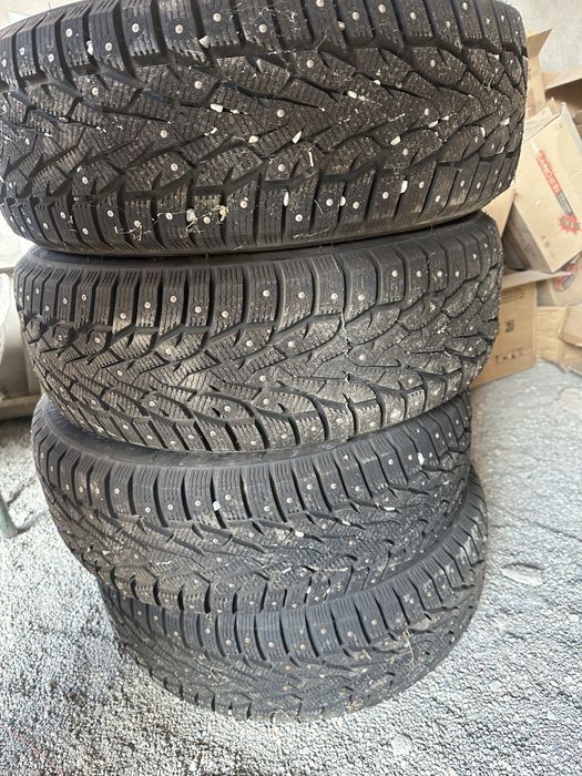 Шины зимний  4 штуки новый