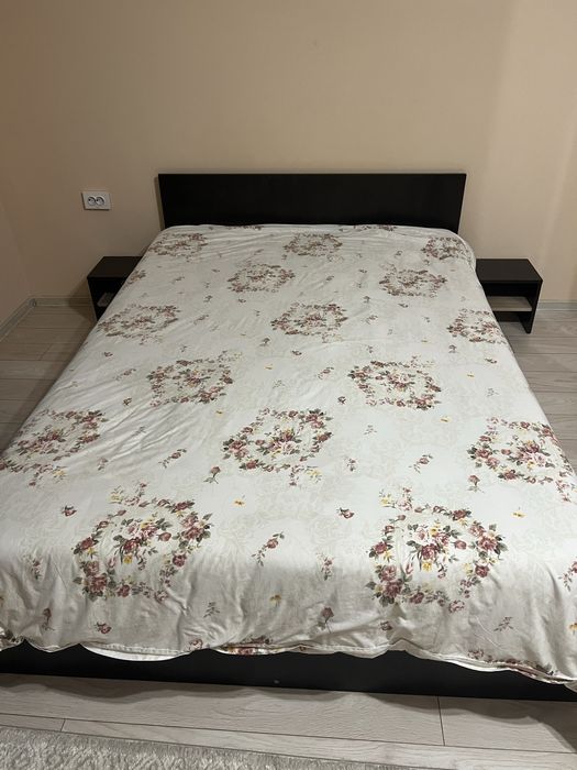 Vand SET DORMITOR—pat cu saltea, noptiera si comoda