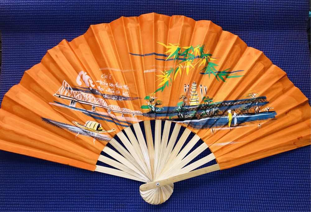 Продам веер Вьетнам.