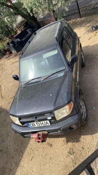 Vand sau schimb mitubiși pajero