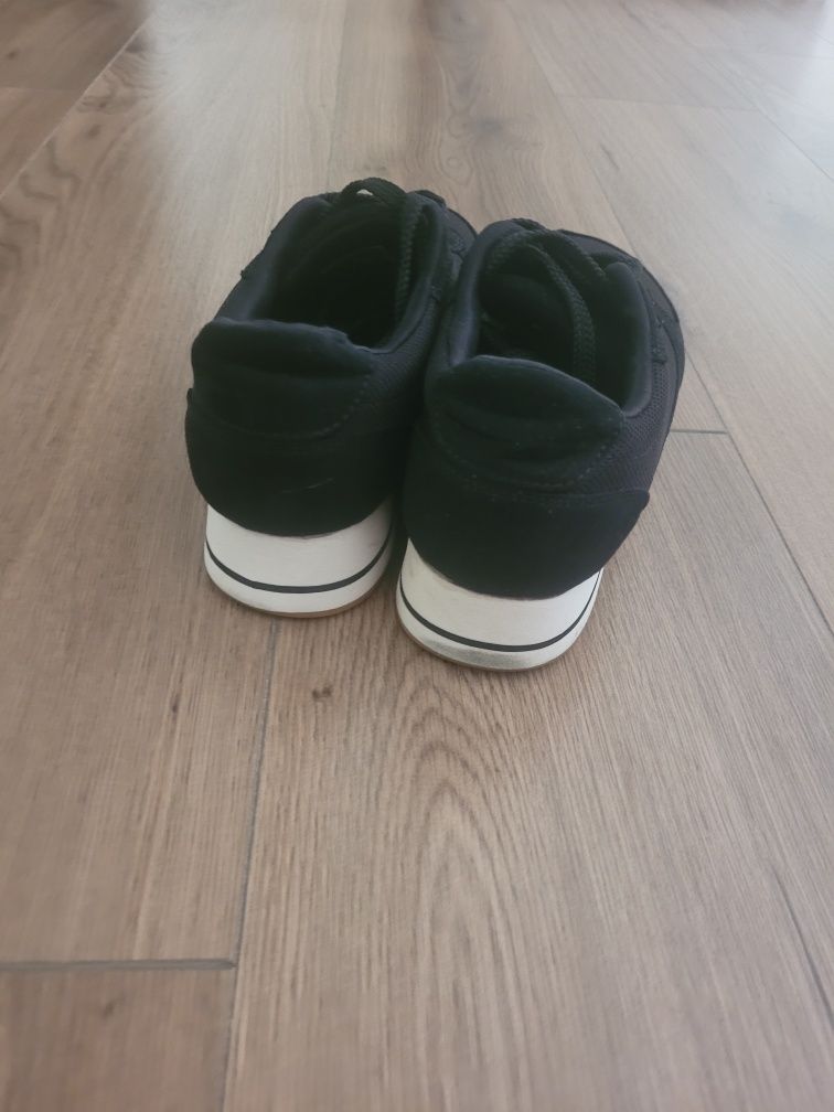 Sneakers Zara negri