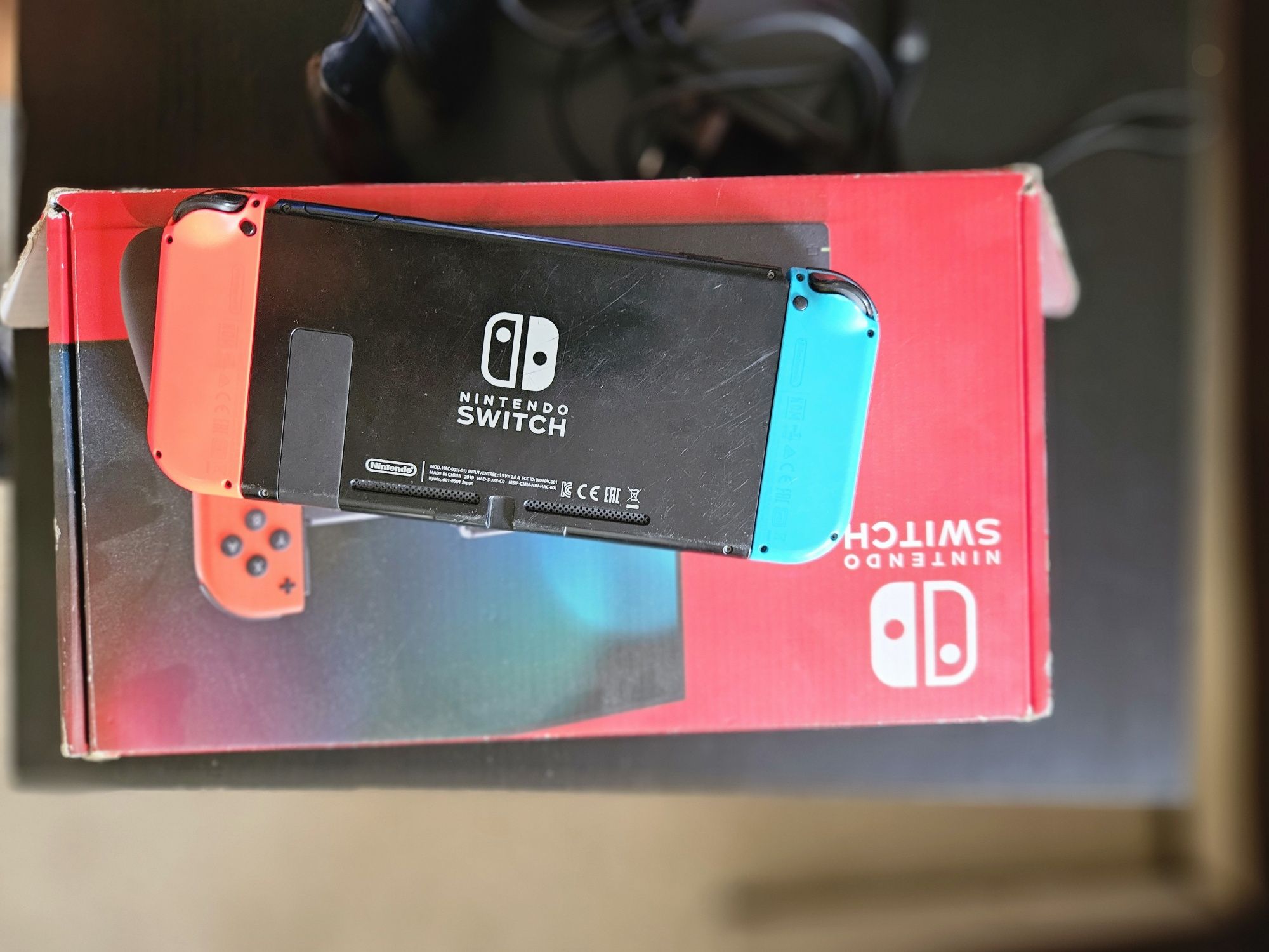 Продавам NINTENDO SWITCH +игри