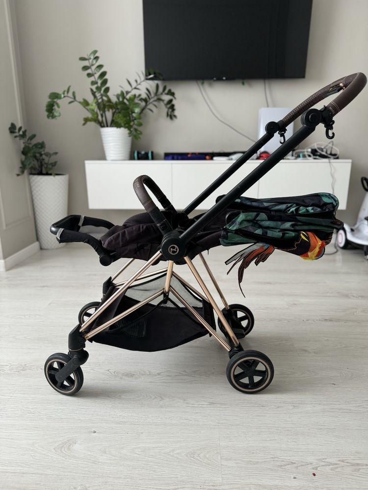 CYBEX MIOS лимитированная Black of paradise