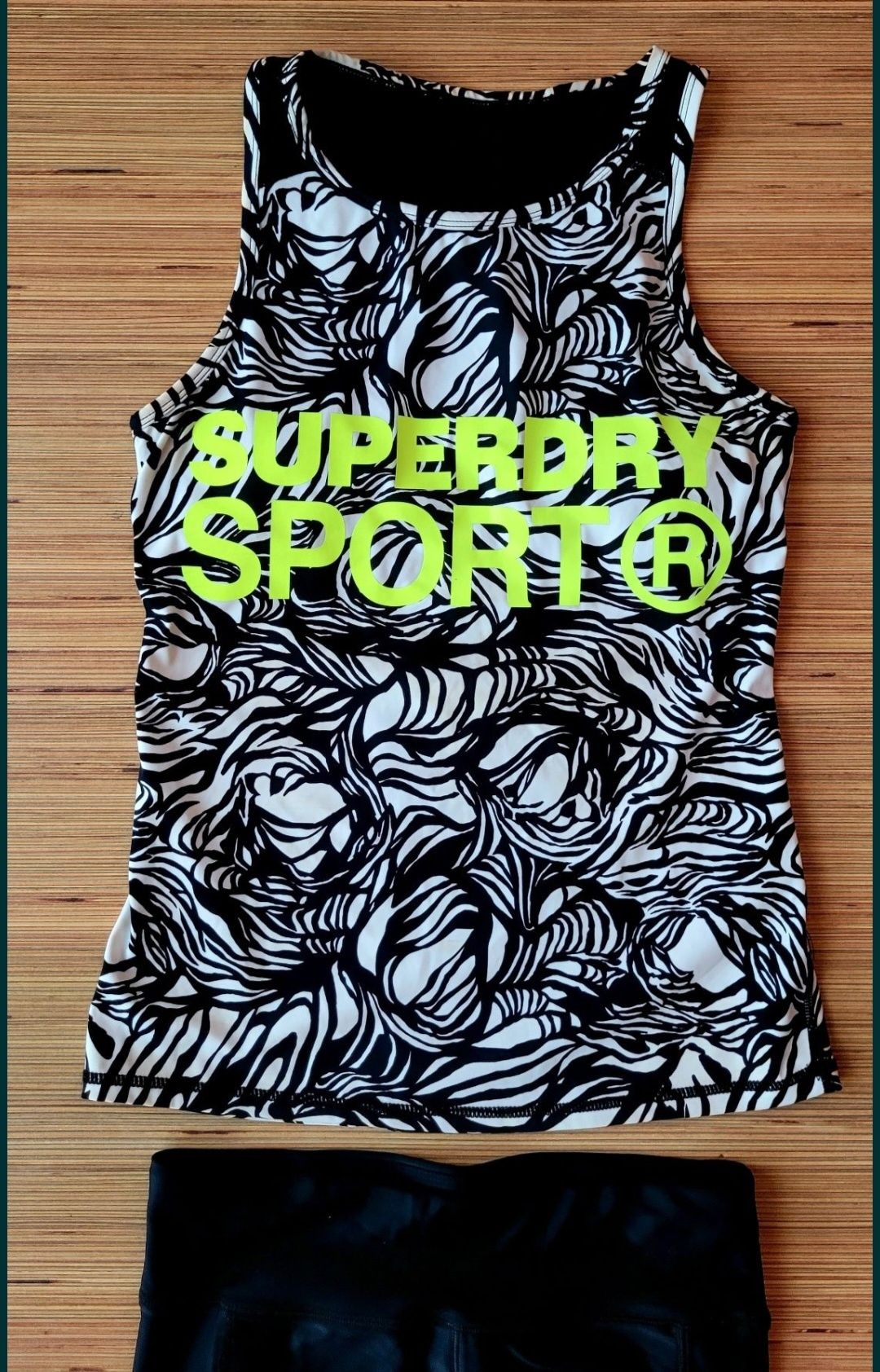 Maiouri Superdry superbe