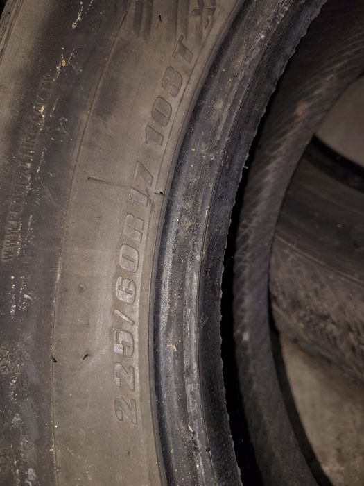 Vând cauciucuri iarna 225 60 R17 Federal Himalaya