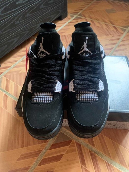 jordan 4 white thunder 40-45
