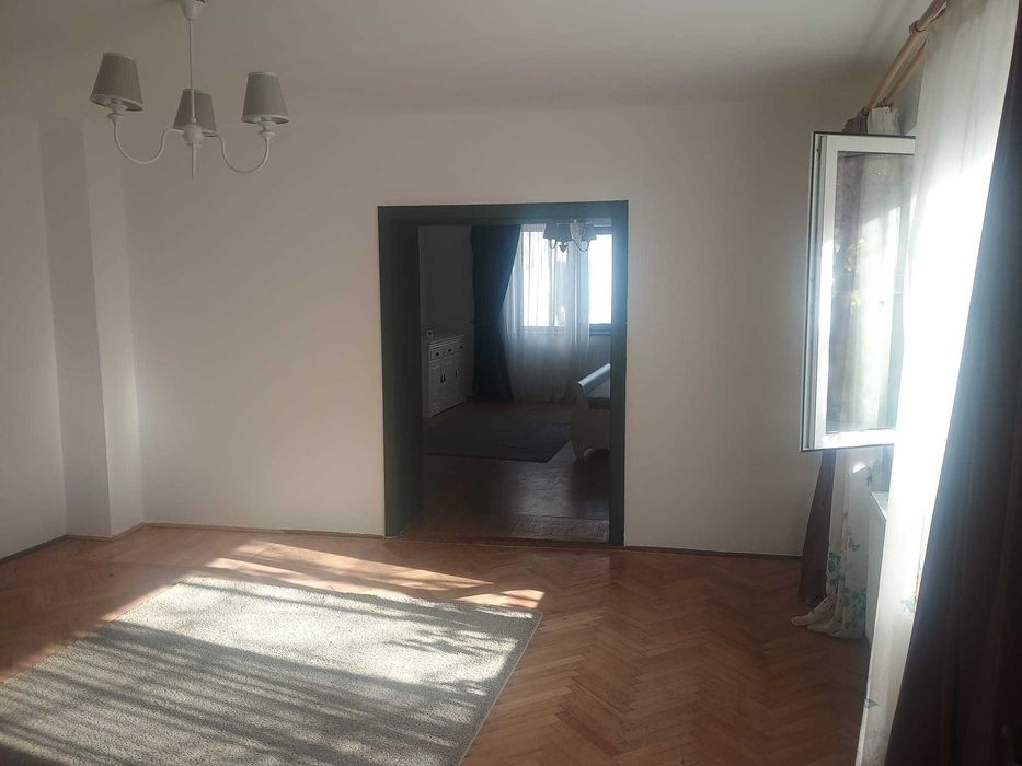 Casă de închiriat 160 m2 str Lunga Brasov - singur in curte
