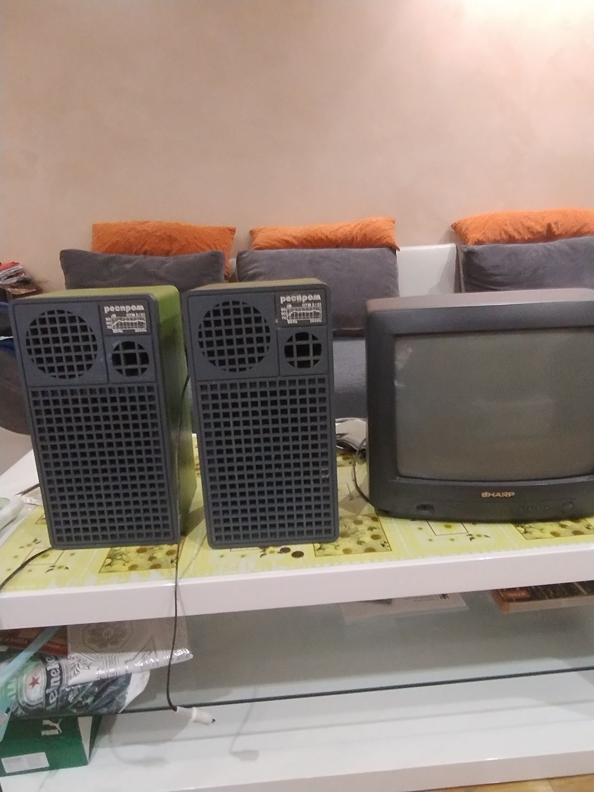 Телевизор и колонки