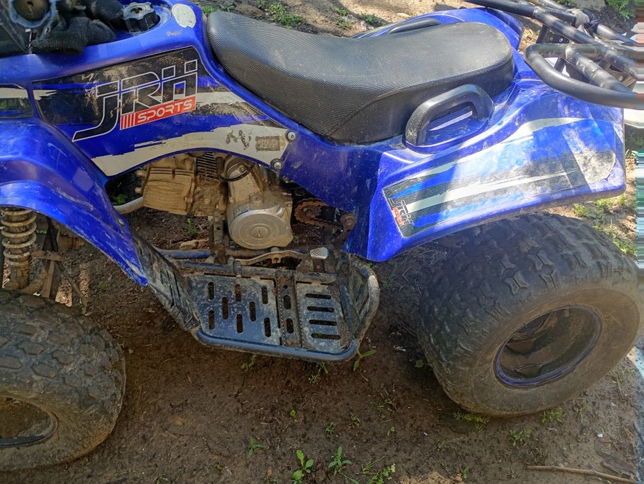 ATV 125cc jrh are o janta ruptă și îi trebuie baterie nouă