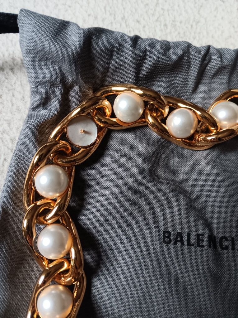 Колие Balenciaga - с дефект