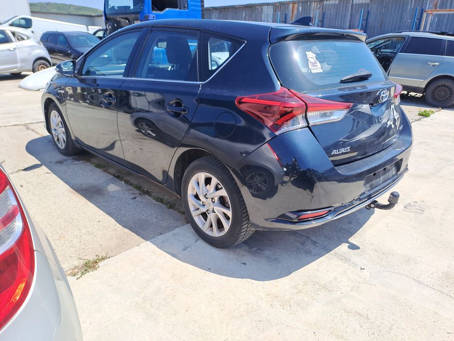 Dezmembrez dezmembrez Toyota Auris hibrid cod motor 2ZR-FXE