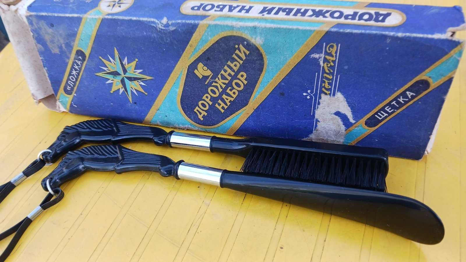 Комплект обувалка с четка за обувки