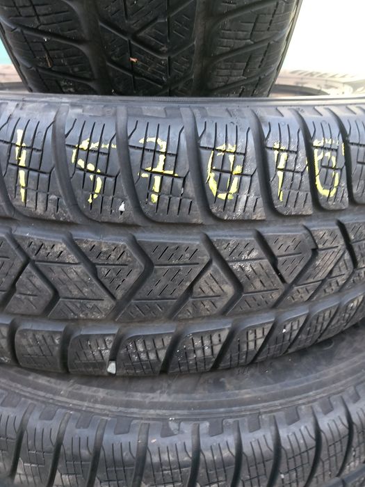 Anvelope de iarna 215 70 16