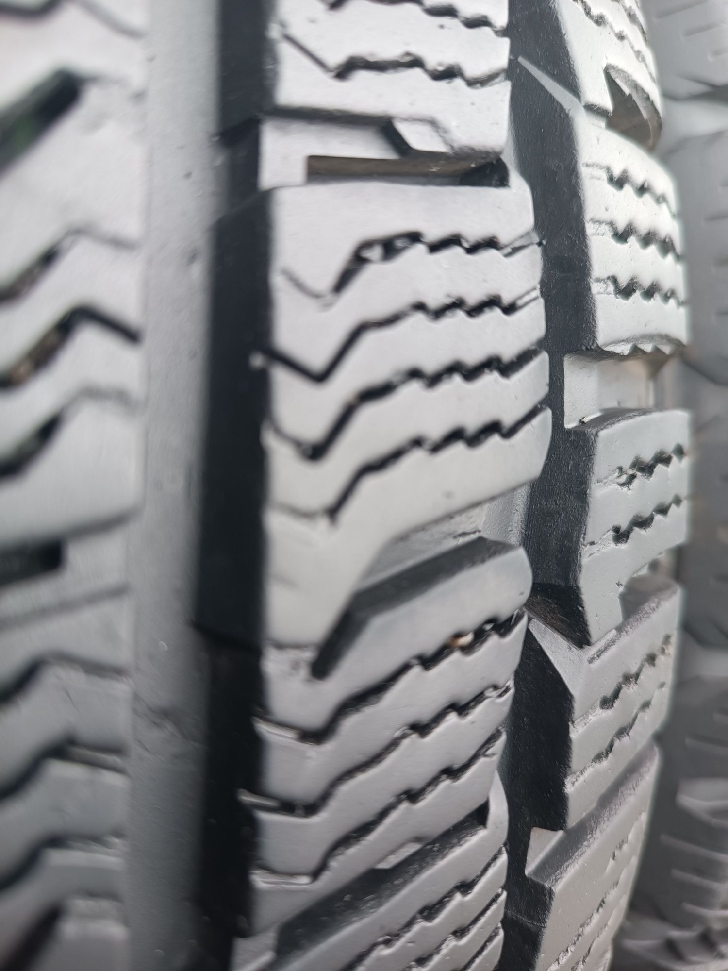 215/65/16 С Kumho