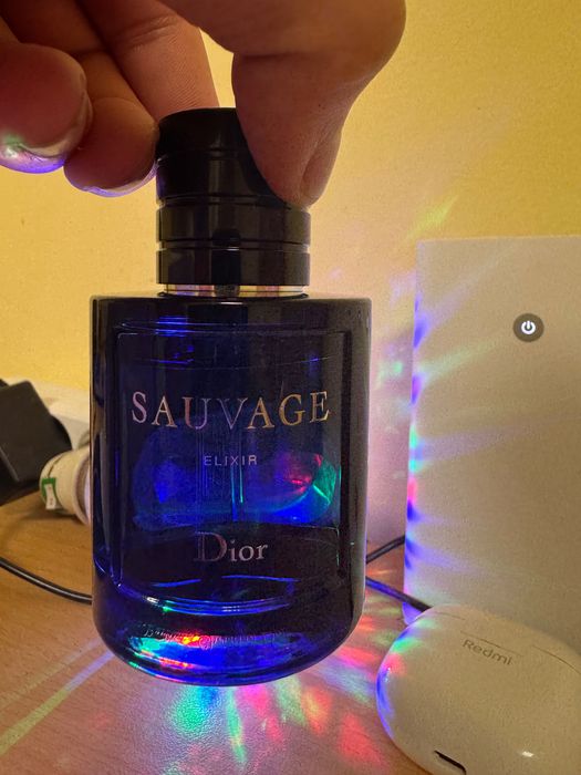 Продавам Dior Sauvage Elixir