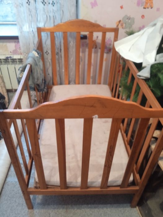 Отдам даром  кроватку