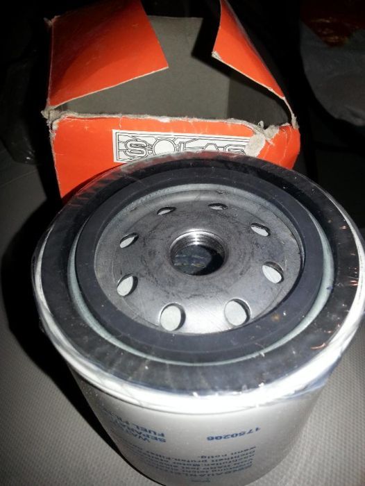 Продавам нов маслен филтър за двигател  HONDA за лодка