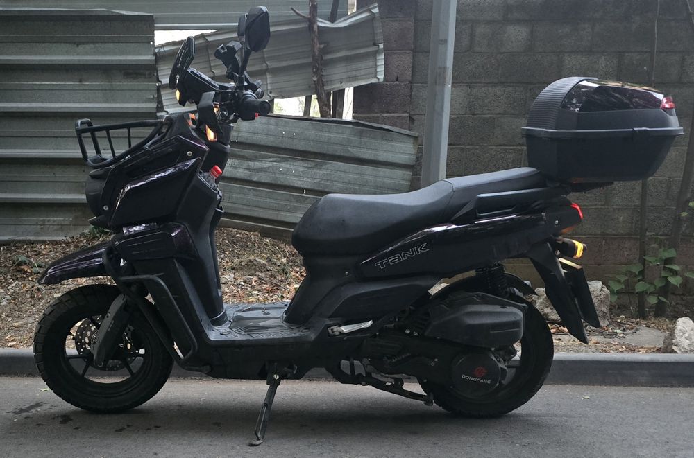 Продам 2 скутера Tank в отличном состоянии