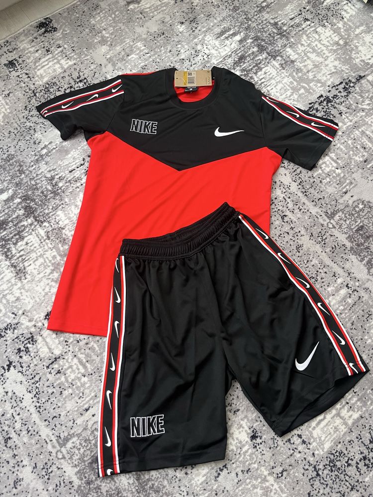NIKE летен екип размер S multi-swoosh luda
